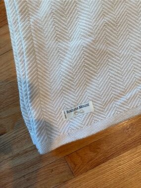 Brahms Mount Queen Natural/Beige Neutral Houndstooth x Penobscot Cotton Blanket